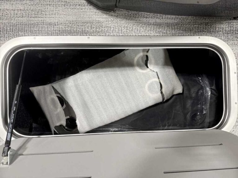 2026 Bennington 24MFB - ESP - ARCH - BLACKOUT US-ETWS9309J526 [photo 3]